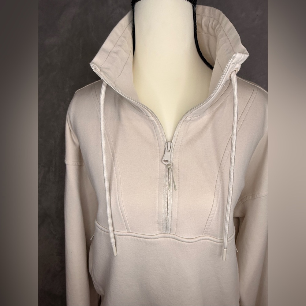 Old Navy Cream Dynamic Fleece Hoodie